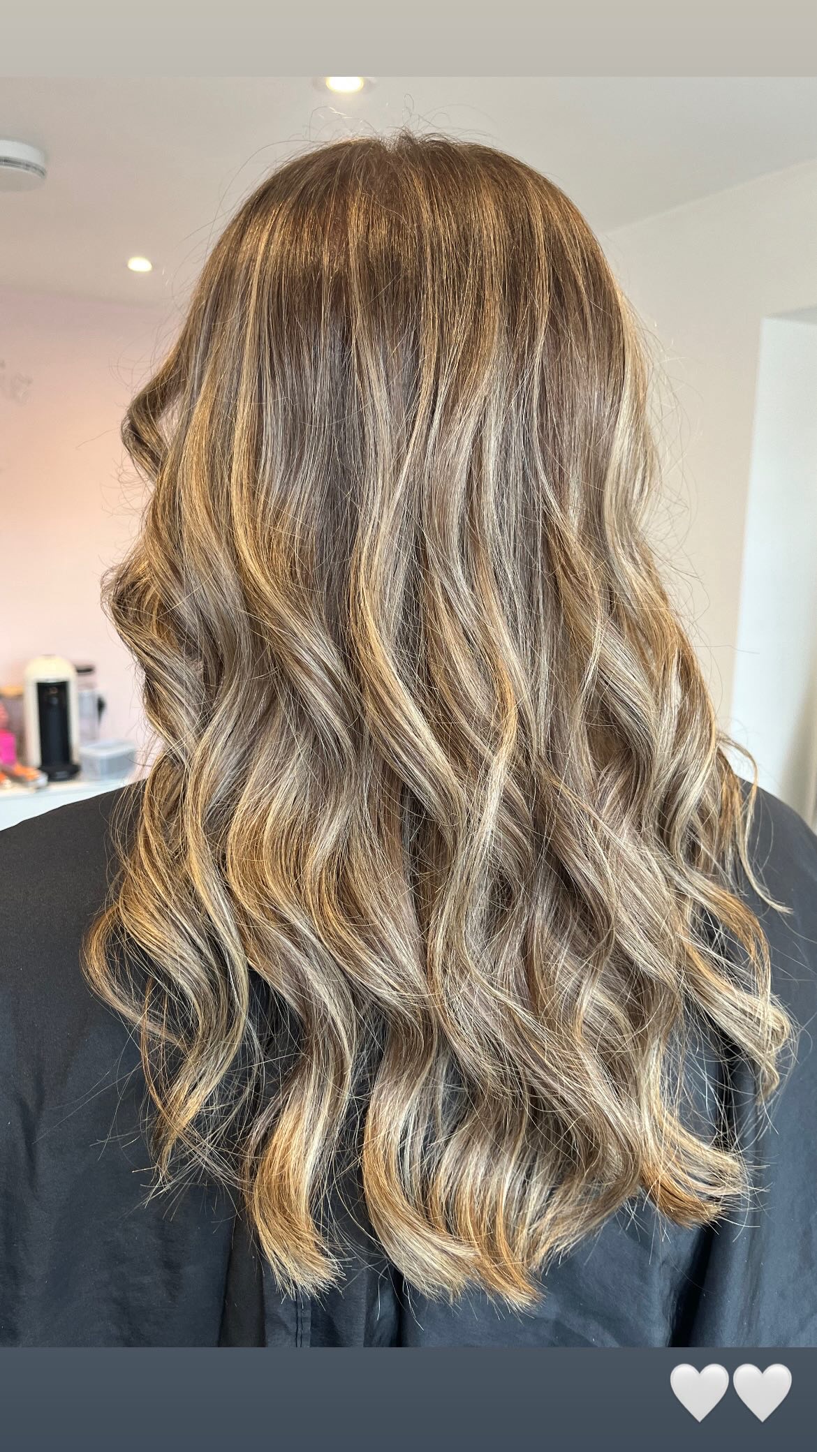 Dimensional soft-bronde waves with fine highlights